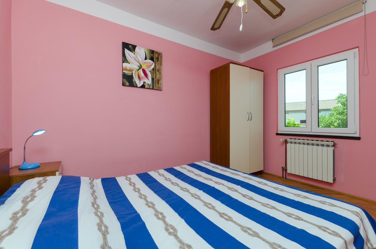 Apartments Luka Рогозница Экстерьер фото