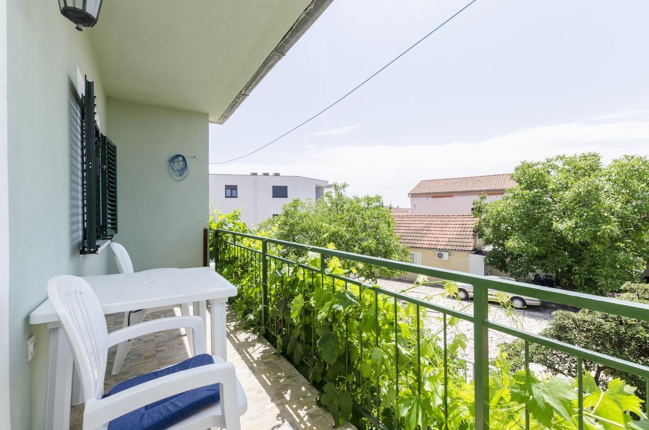 Apartments Luka Рогозница Экстерьер фото