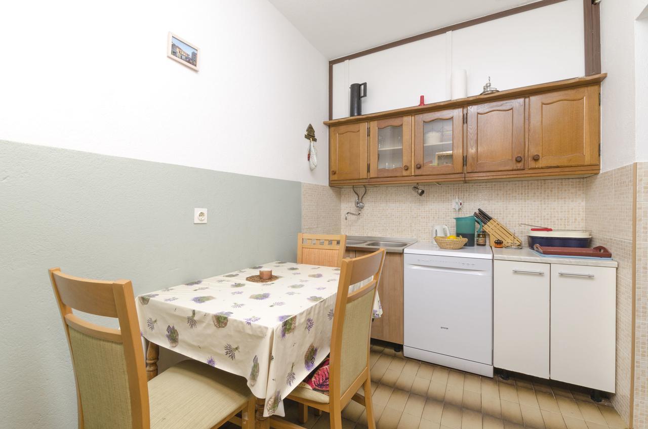 Apartments Luka Рогозница Экстерьер фото