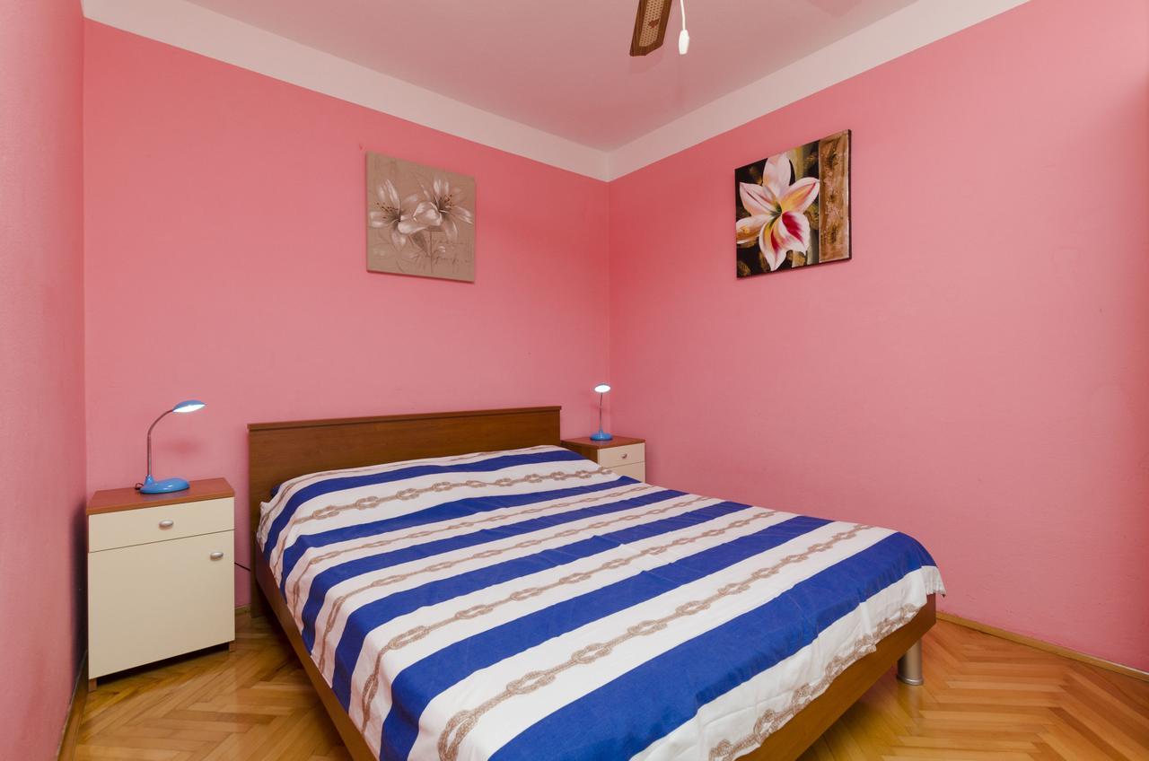 Apartments Luka Рогозница Экстерьер фото